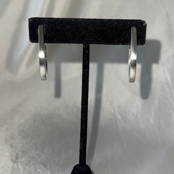 Modern Sterling Silver Teardrop Hoop Thick Minimalist Earrings - Picture 2 of 9